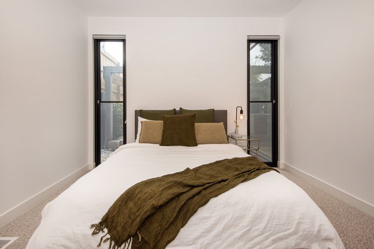 Bedroom 2 - queen bed 