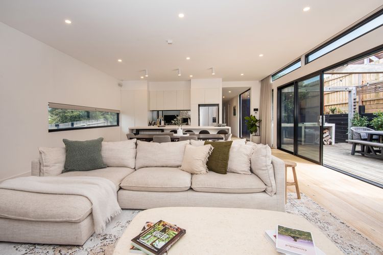 Open plan lounge room 