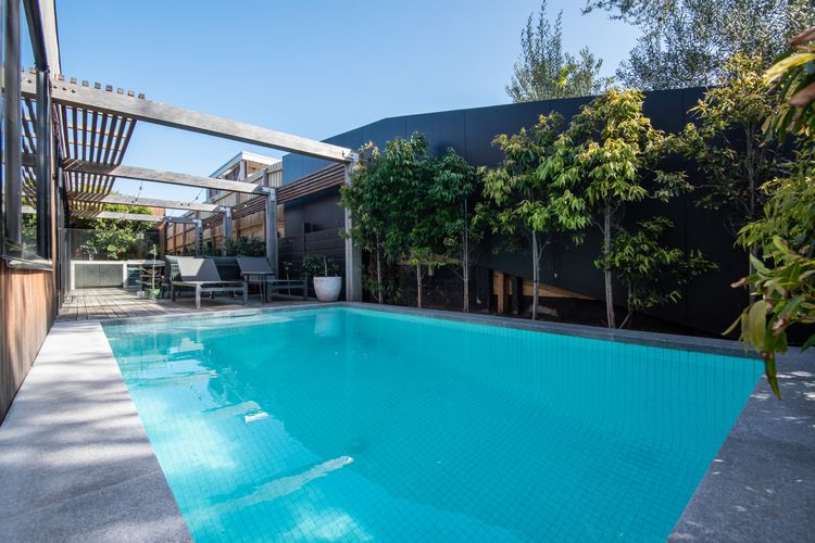 Pool and bbq area 