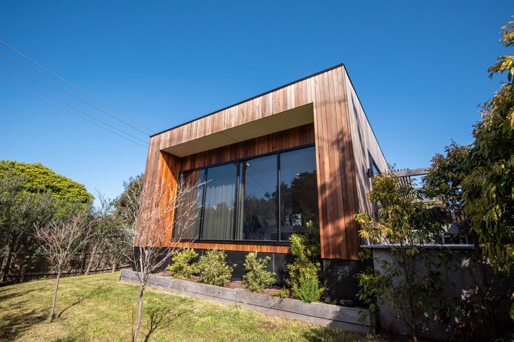 Front view of the house - master bedroom window 