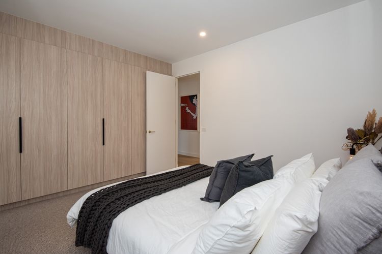Bedroom 3 - queen bed 
