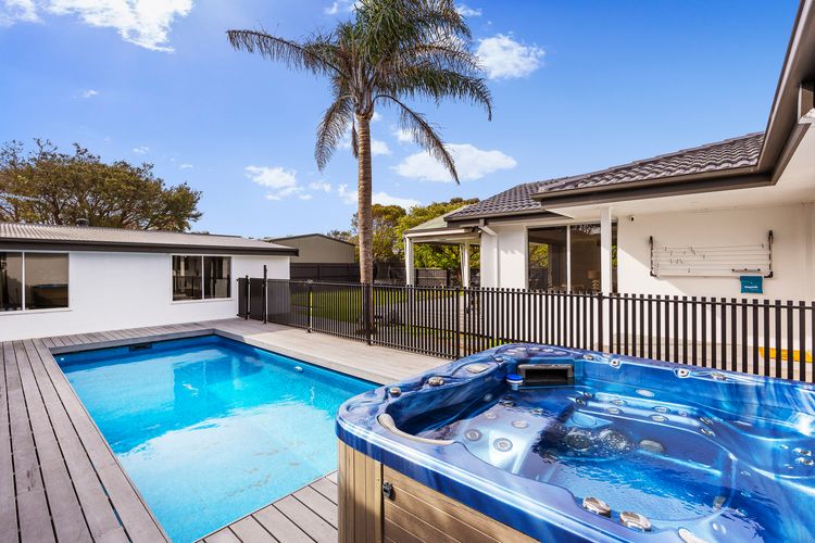 Pool and Spa, perfect for the family getaway! 
