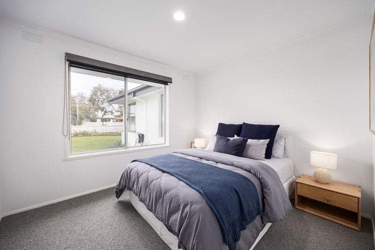 bedroom 2 with queen bed 