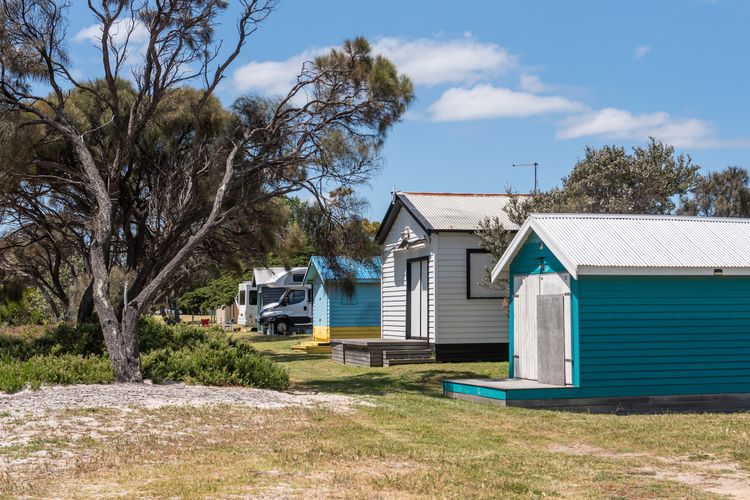nearby beach boxes and picnic areas