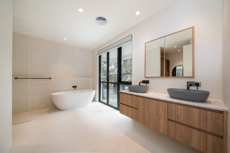 Large Ensuite with Bath and Separate Shower 