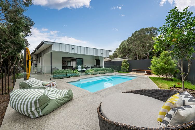 Pool area 