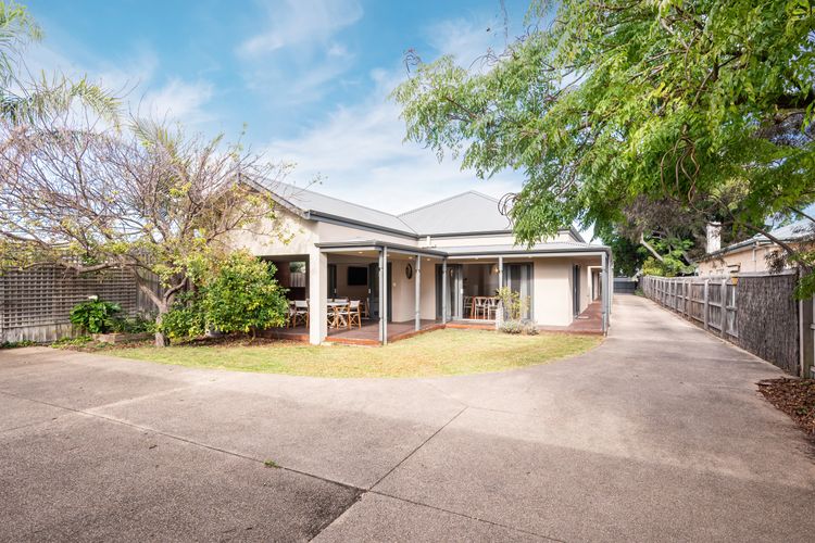 Fully secured yard, perfect for pets and young children