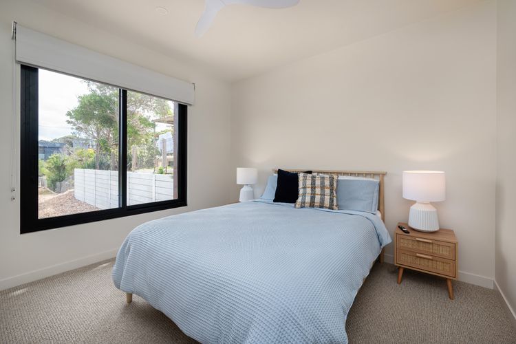 Queen bedroom 2