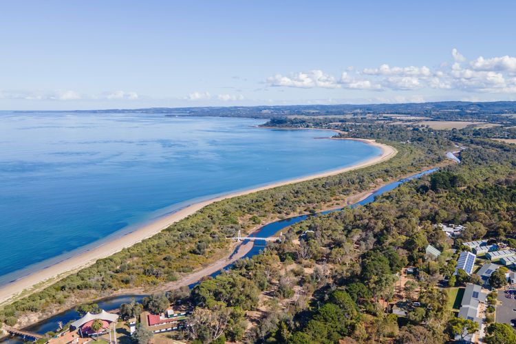 Somers beach and neighbourhood