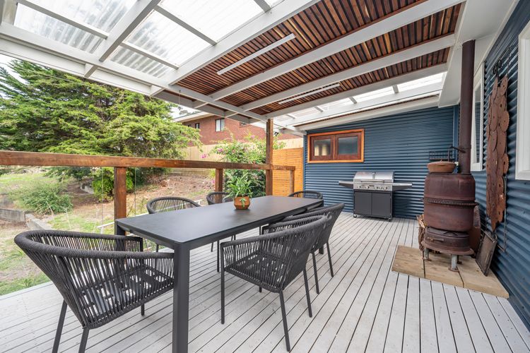 Outdoor dining area 