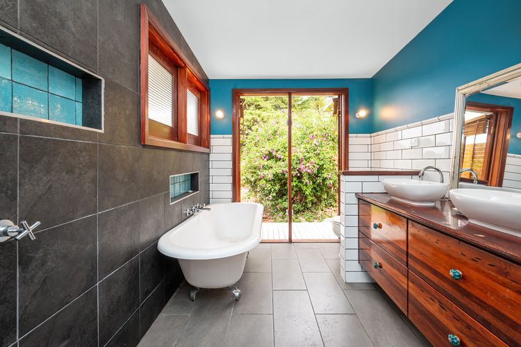 Full bathroom