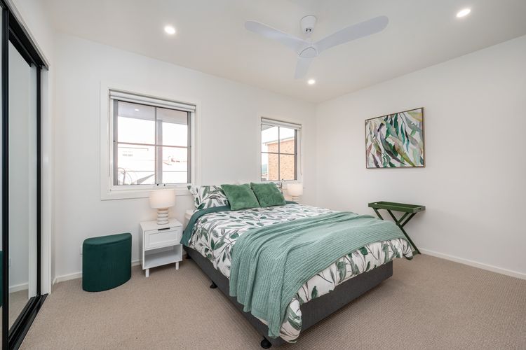 Downstairs Master Bedroom with Queen bed + ensuite