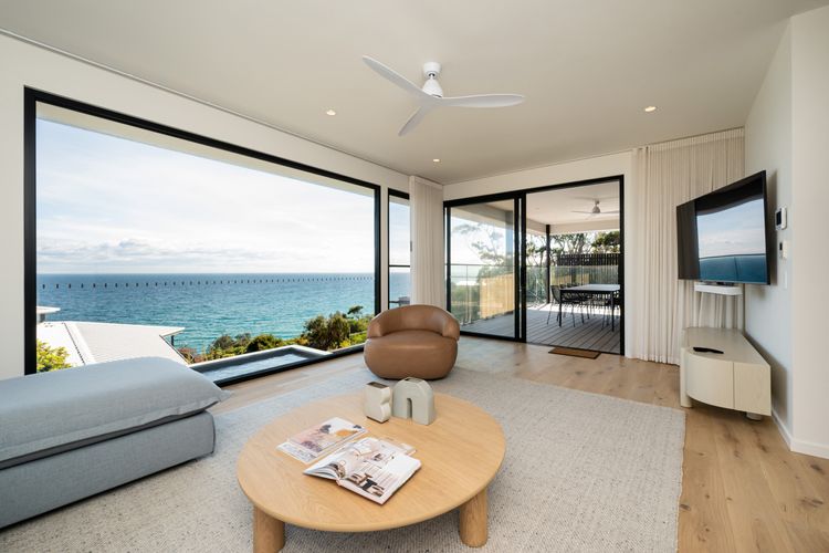 lower level lounge area out to balcony