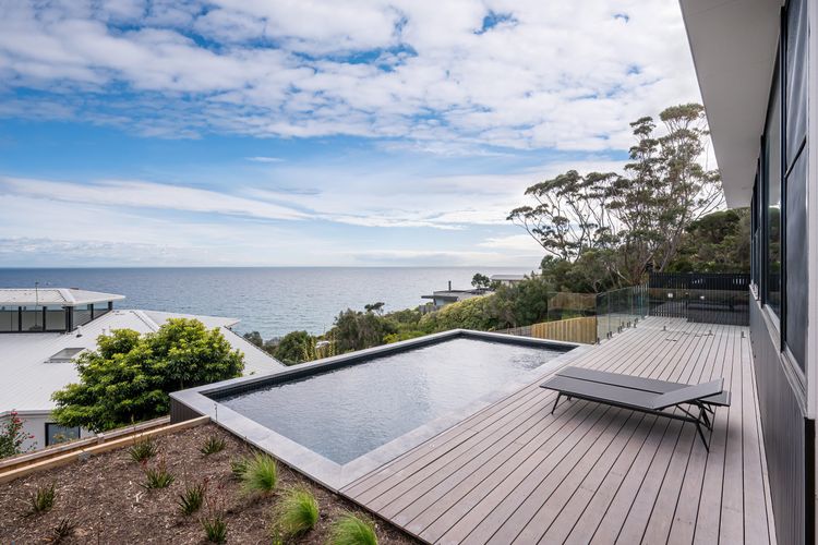 180 degree views pool side