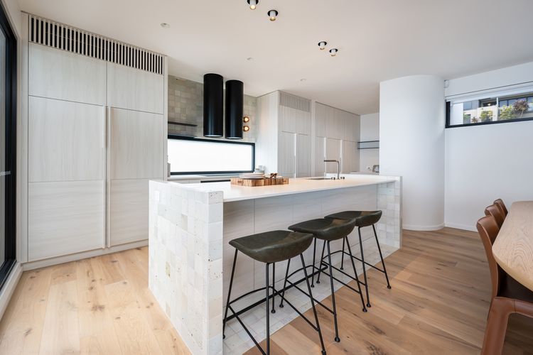 kitchen breakfast bar