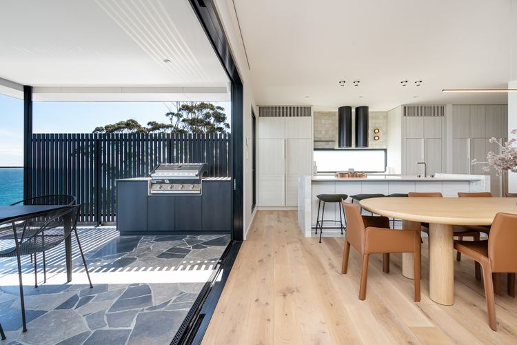 Alfresco Dining