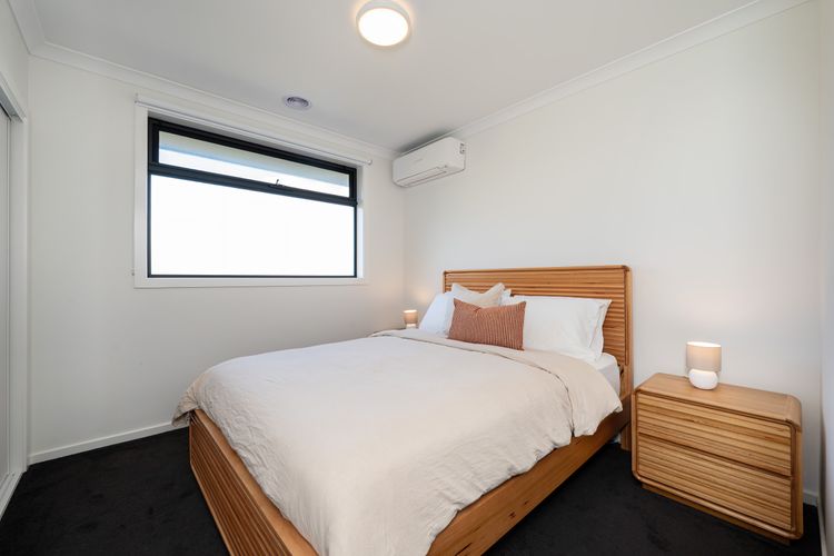 queen bedroom