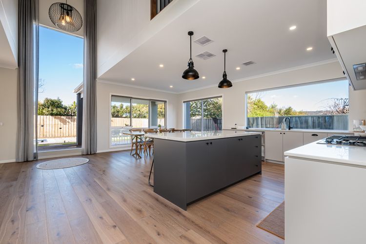Solara House with Heated Pool and Cinema Room