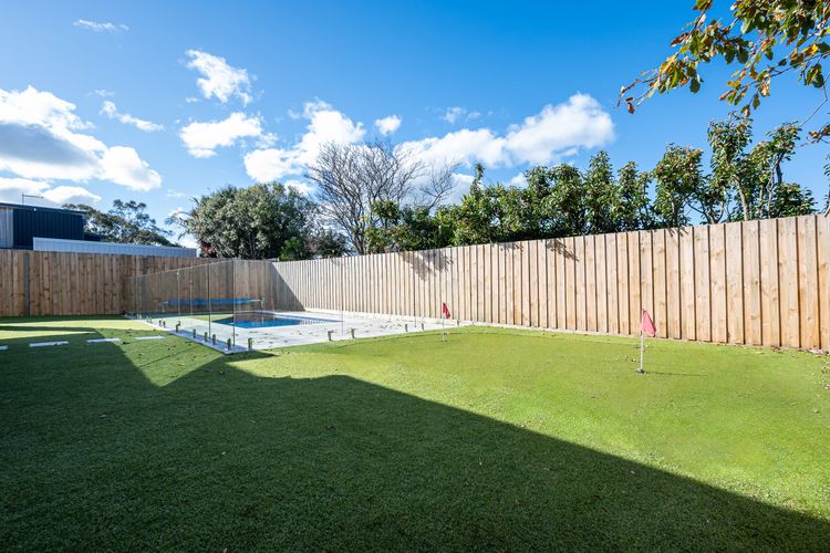 Solara House with Heated Pool and Cinema Room