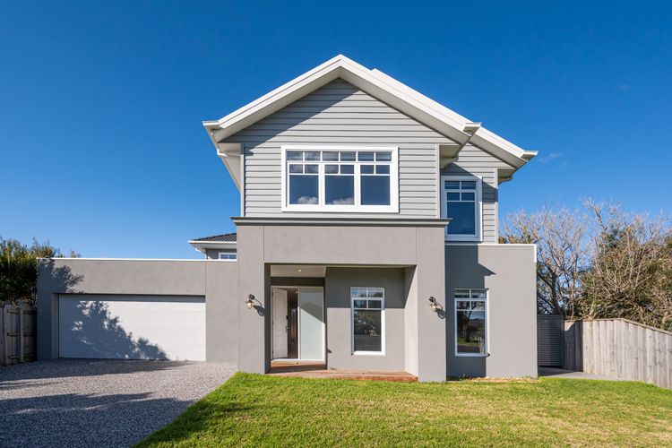 Solara House with Heated Pool and Cinema Room