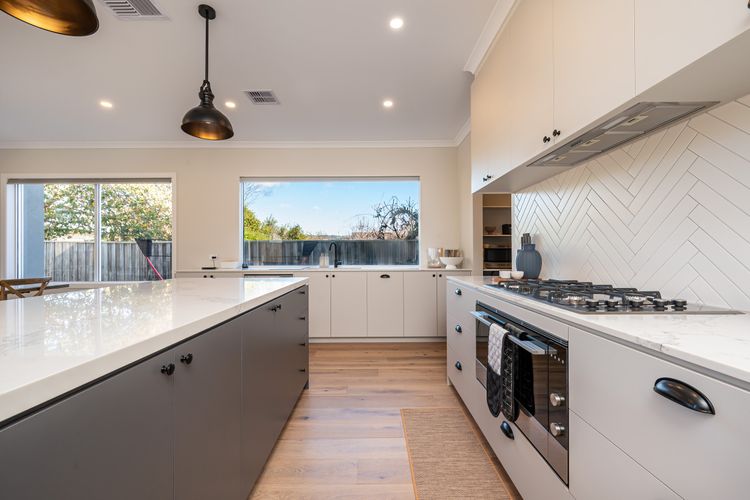 Solara House with Heated Pool and Cinema Room
