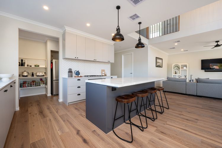 Solara House with Heated Pool and Cinema Room