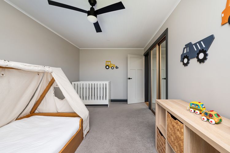 Bedroom 3 with King single bed