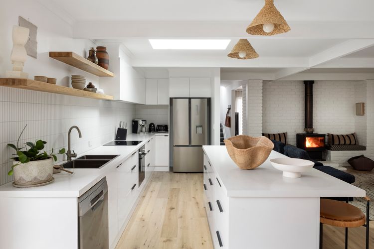 Full kitchen