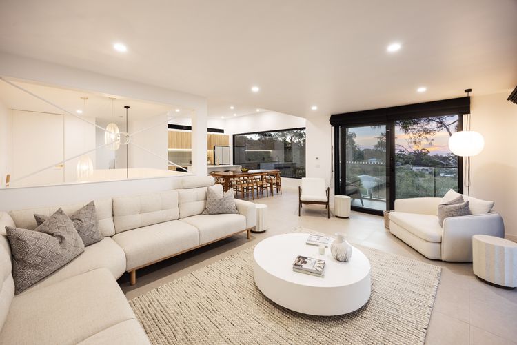 Upstairs Lounge area to outdoor Balcony and amazing views 