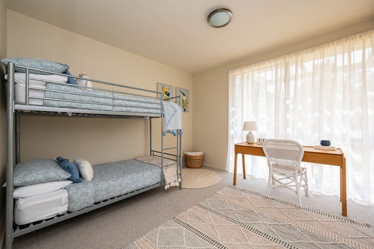 Bunk room with a study, perfect for children 