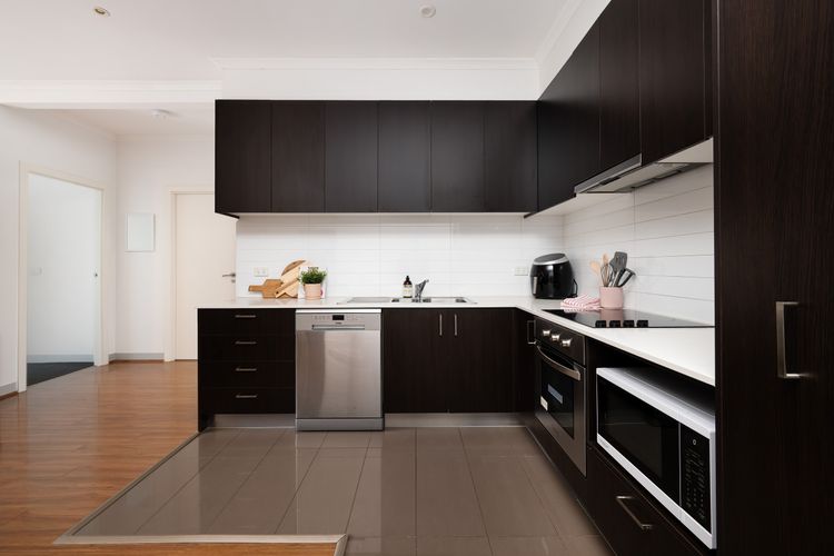 Fully equipped kitchen with dishwasher 