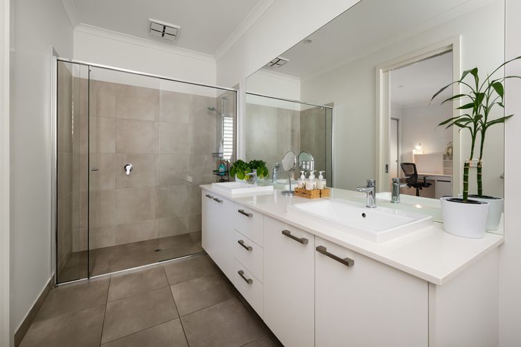 Full bathroom