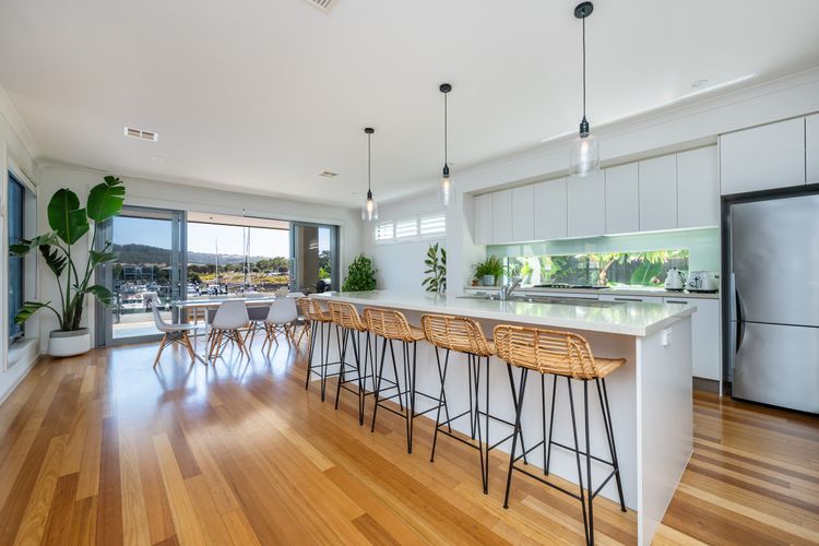 Full kitchen