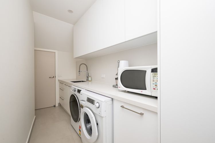Laundry with washing machine and dryer 