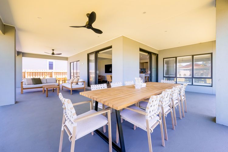 Alfresco dining 