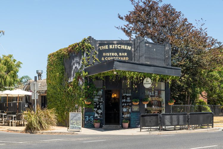 Nearby restaurants