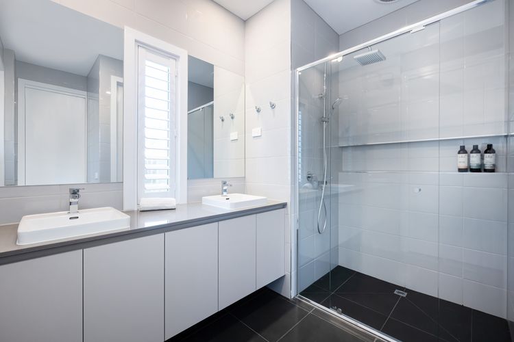 Full bathroom 