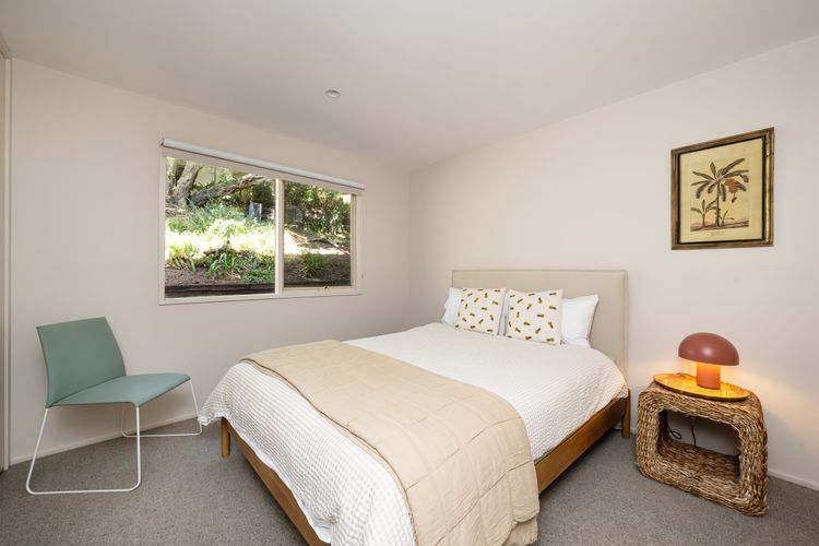 Bedroom with queen bed 