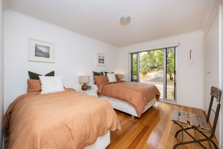 Double bed and single bed