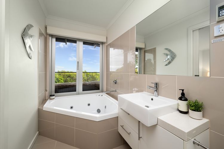Spa in the ensuite bathroom