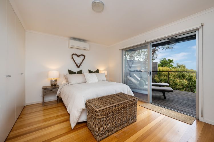 Queen bedroom