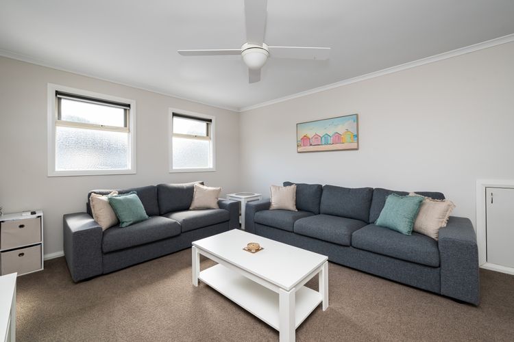 Second living room, with Smart Tv and split system, located on the first floor.