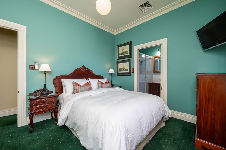 The Manor – Woodman Estate