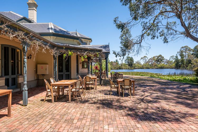 The Manor – Woodman Estate