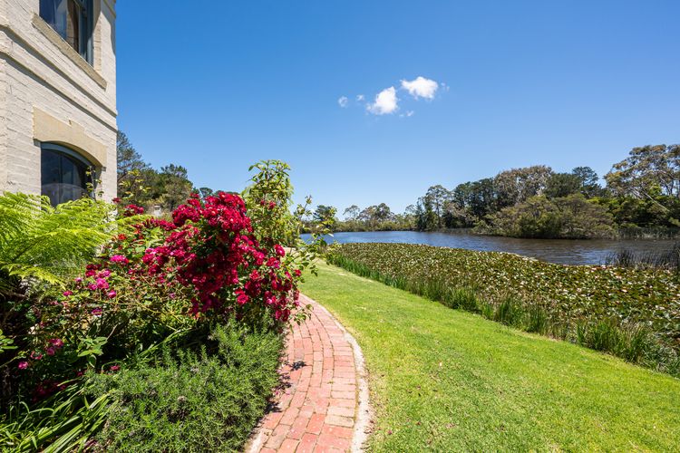 The Manor – Woodman Estate