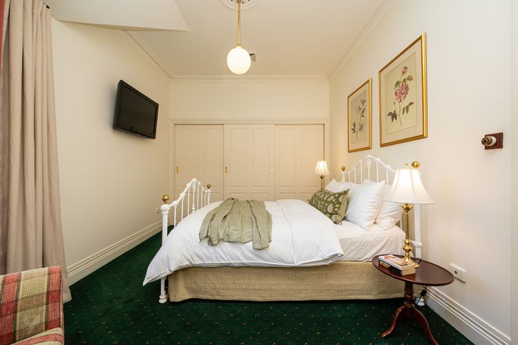 The Manor – Woodman Estate
