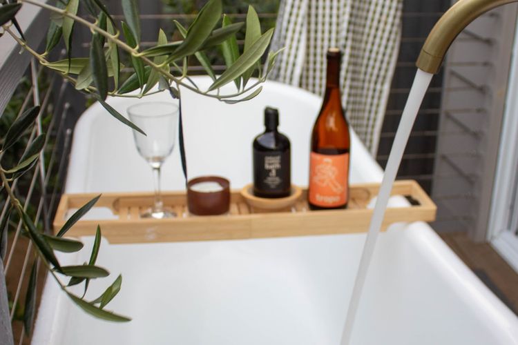 Whether it's a quick refreshing dip or a long, indulgent soak, this bathtub beckons you to immerse yourself in a moment of pure luxury and self-care.
