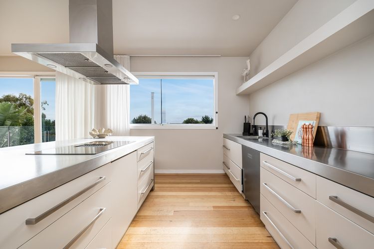 Fully Equipped Kitchen and Butlers Pantry