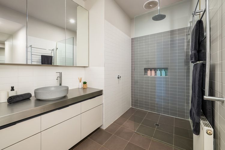 Main Bathroom