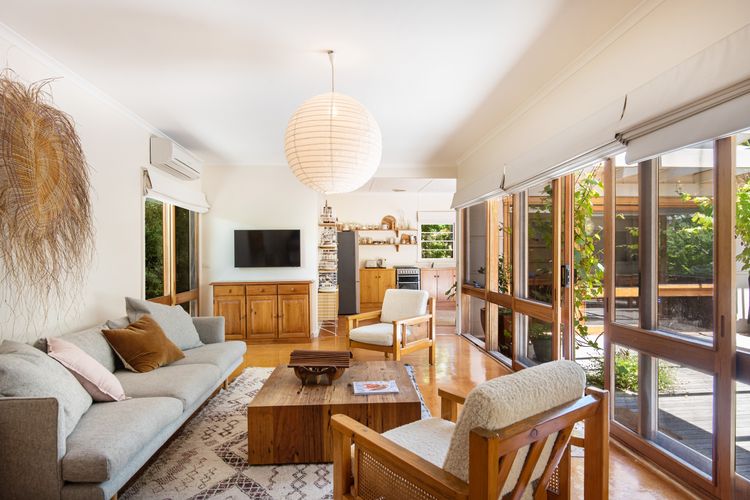 Living zones with character and charm